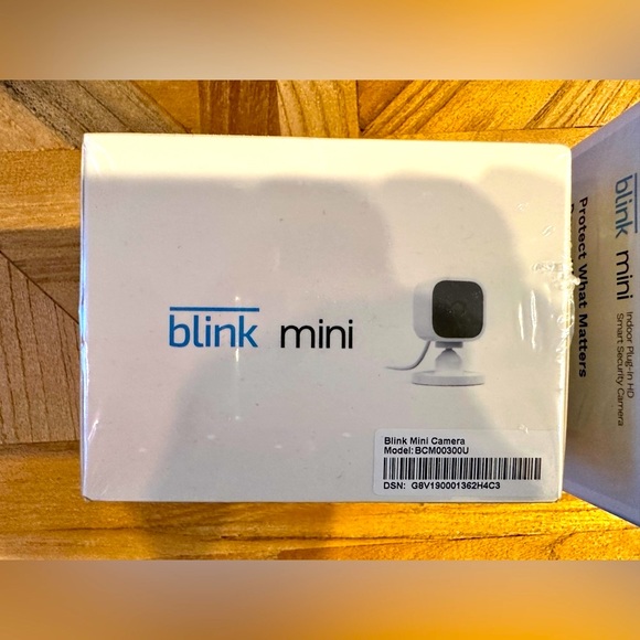 Blink Mini Indoor Plug-In HD Smart Security Camera - set of 2 - Picture 2 of 3
